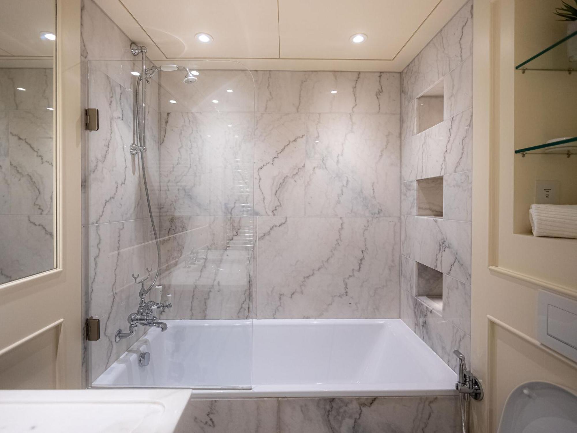 Modern Deluxe Five Bedroom House Near Chalk Farm Station By Belvilla Лондон Экстерьер фото