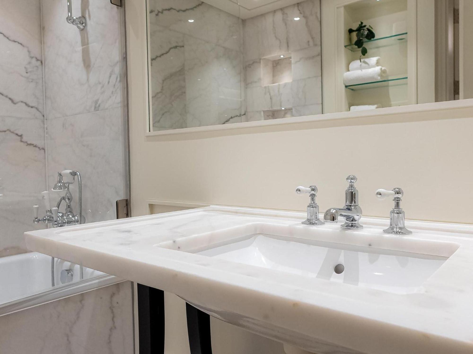 Modern Deluxe Five Bedroom House Near Chalk Farm Station By Belvilla Лондон Экстерьер фото