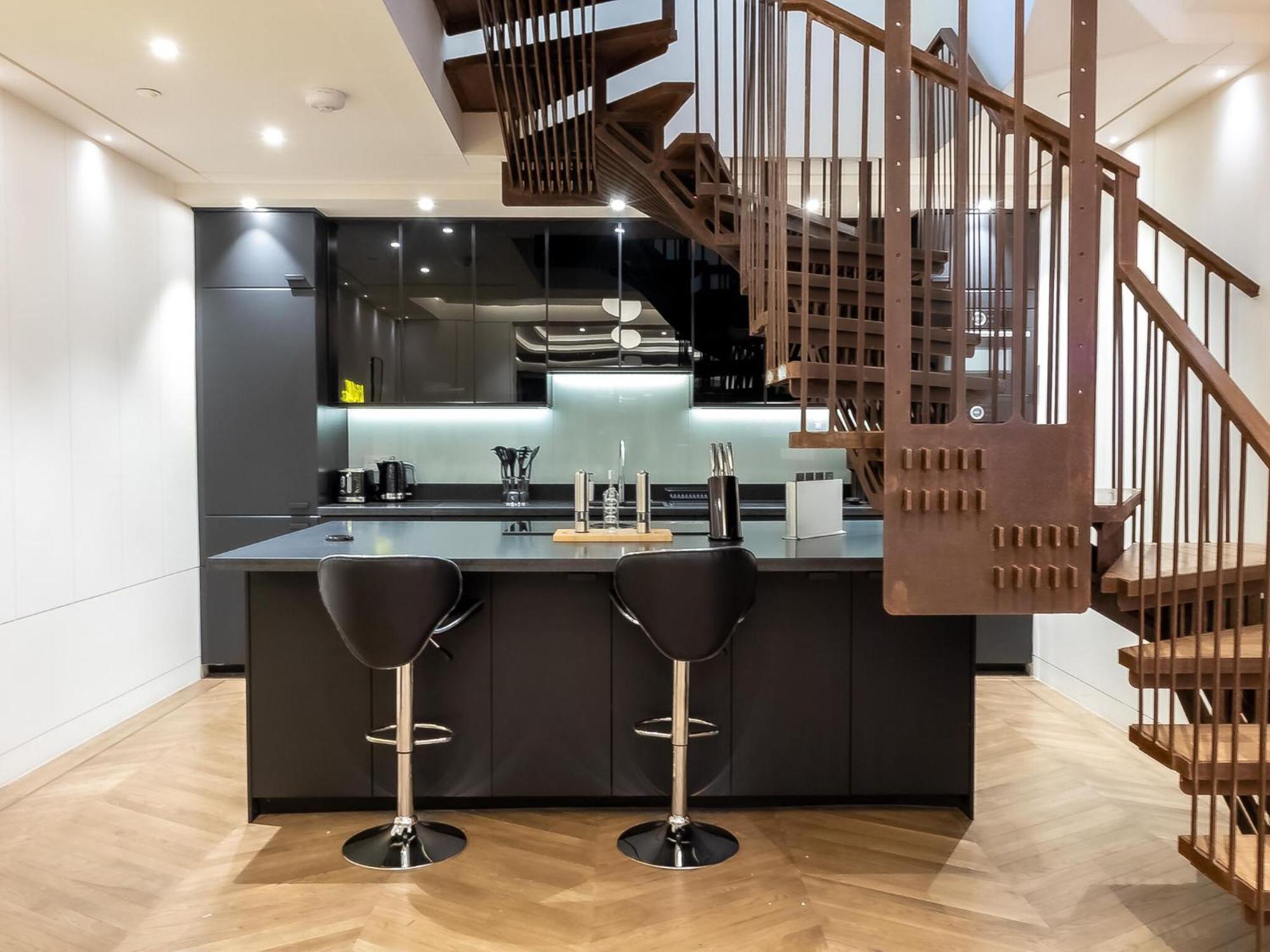 Modern Deluxe Five Bedroom House Near Chalk Farm Station By Belvilla Лондон Экстерьер фото