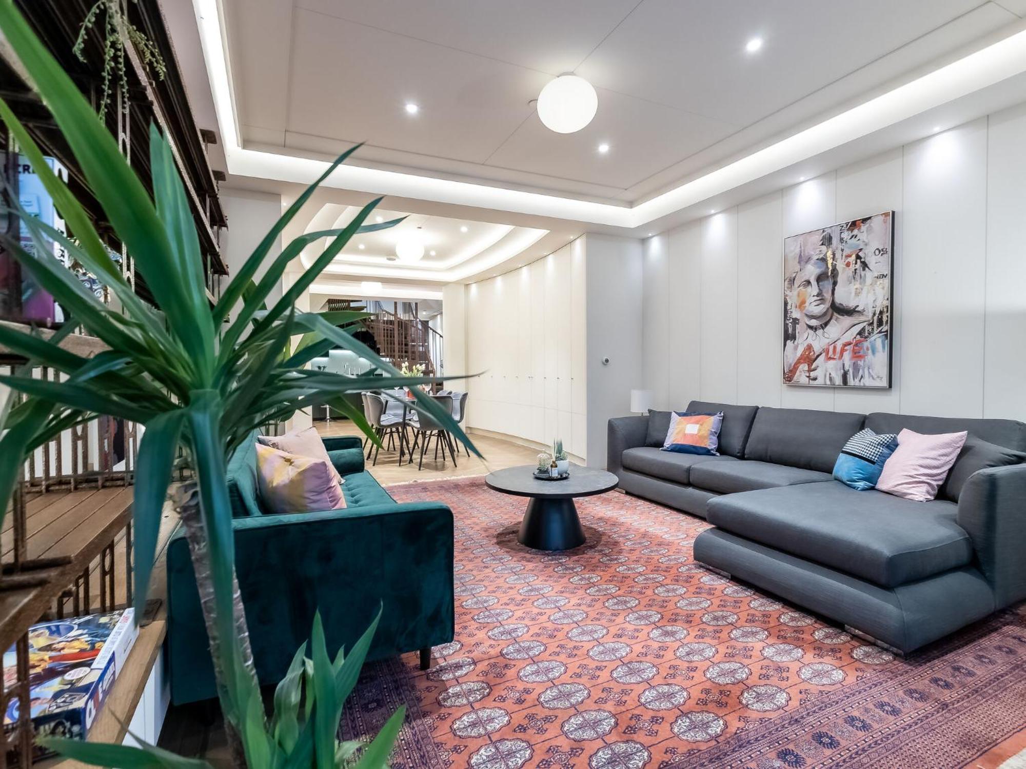 Modern Deluxe Five Bedroom House Near Chalk Farm Station By Belvilla Лондон Экстерьер фото