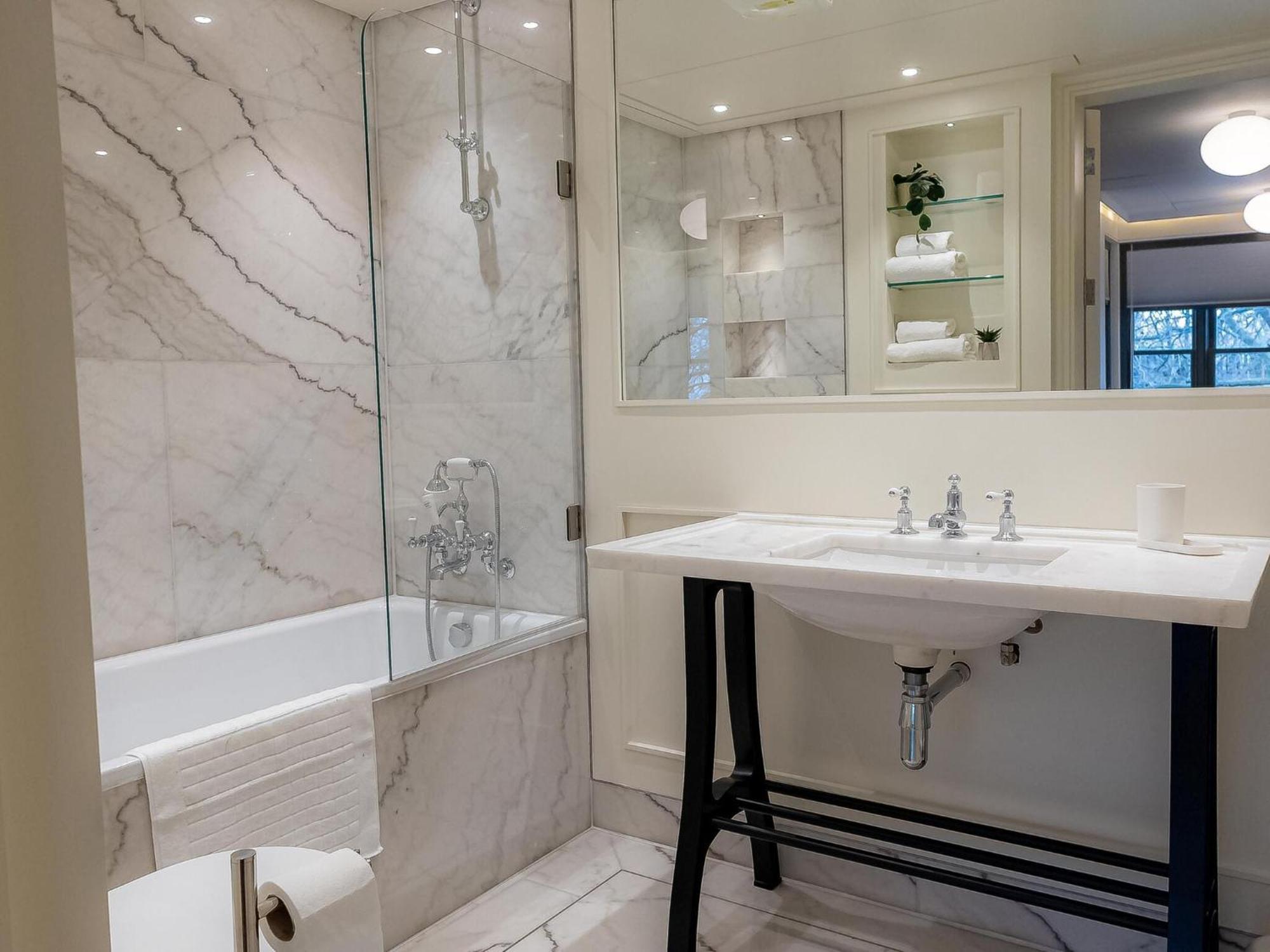 Modern Deluxe Five Bedroom House Near Chalk Farm Station By Belvilla Лондон Экстерьер фото